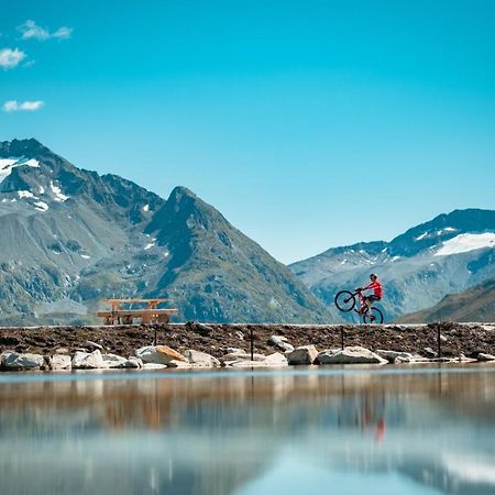 Catrina Lodge Disentis Eksteriør bilde